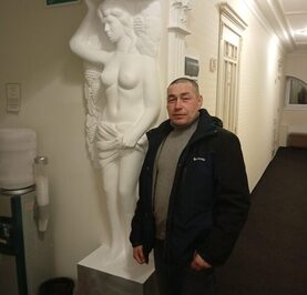 Олег Новиков